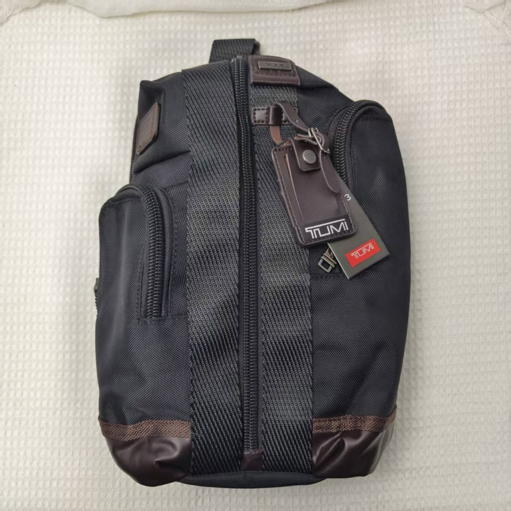 🌺 Tumi Alpha Bravo Monterey Sling Bag